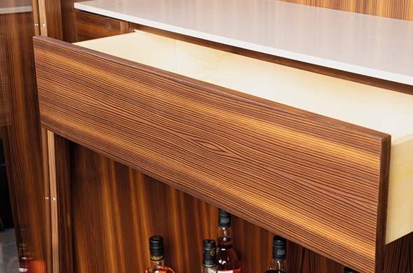 Mittlere Ebene Whiskyschrank